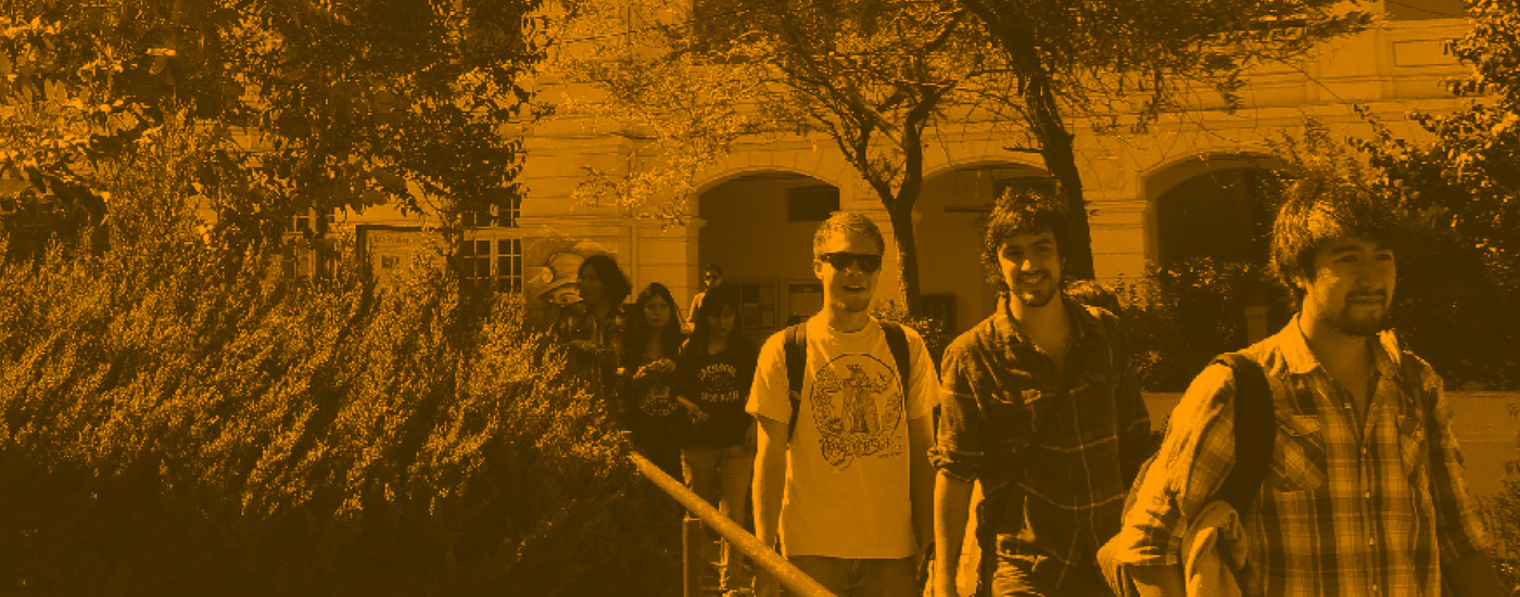 Foto sepia estudiantes USACH